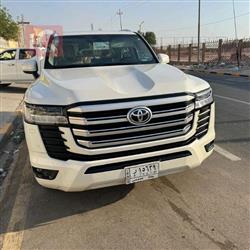 تۆیۆتا لاند کروزەر